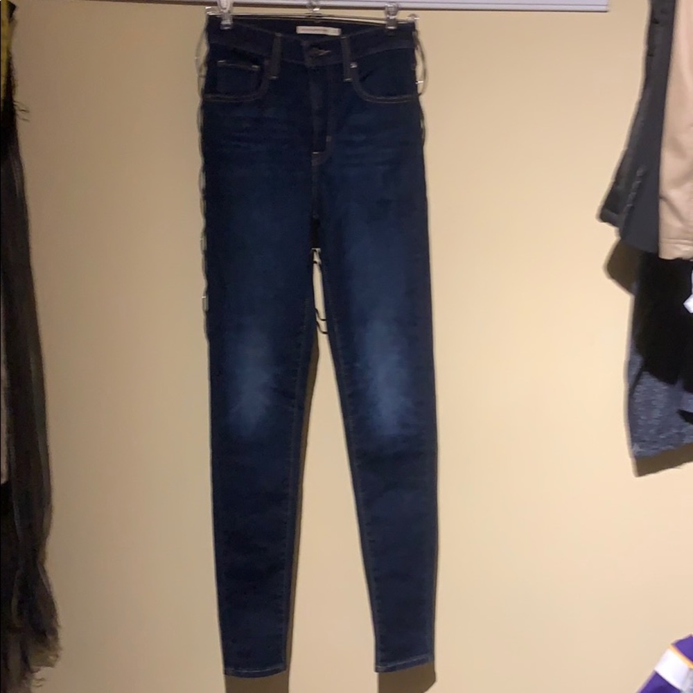 Super cute skinny jeans